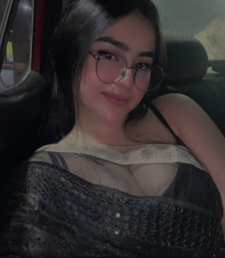 Niki, 20, India