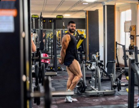Ham , 23, Algeria