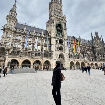 Angela Hale , 25, France