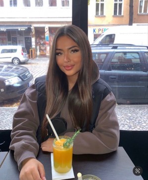 Sophia, 18, United States