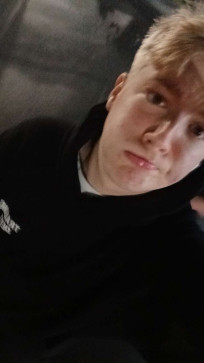 Riley Eckersley, 18, United Kingdom