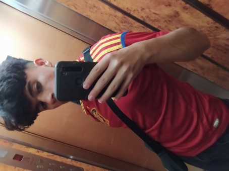 Sebs, 21, Spain