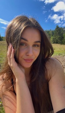 Noele, 18, France