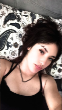 Farrah, 18, Netherlands