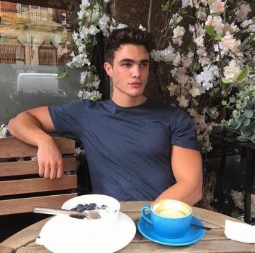 Paul_here, 21, United States