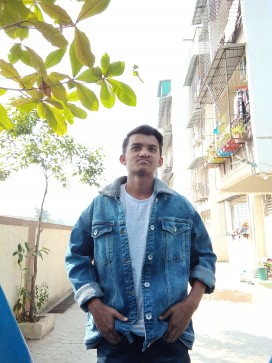 Akej Mulla, 18, India