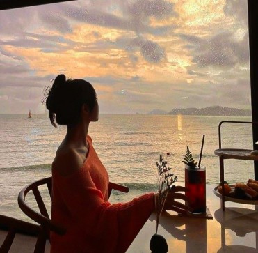 MayBelMora, 35, United States