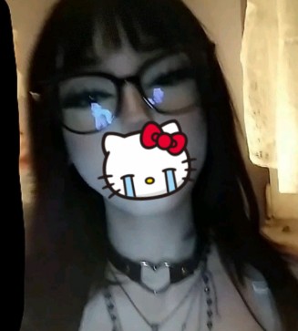 Valeriexxo, 18, Canada