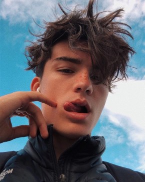 Zackary, 18, United States