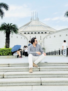 Muzi, 26, China