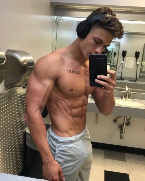 Matthew, 20, Czech Republic