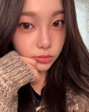 , 18, South Korea
