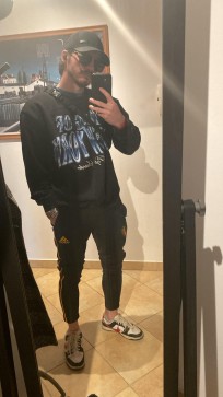 Alex, 22, Hungary