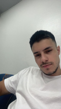Lift Carry, 23, Algeria