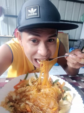 Keil Marten GeLogo, 18, Philippines