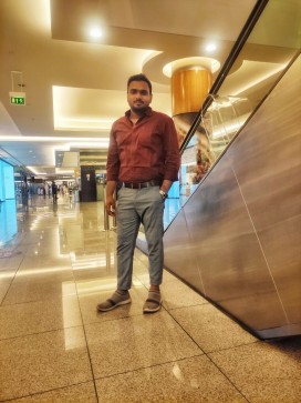 Friends, 25, United Arab Emirates