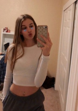 Ronja, 18, Germany