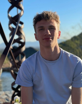 Chris Davis, 25, Ireland
