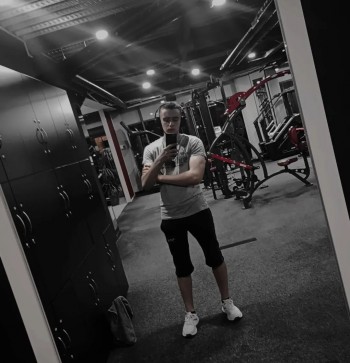 Darius, 18, Romania