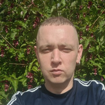 Dave, 23, Ireland
