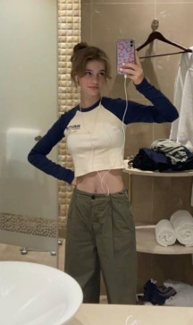 Lily, 18, United States