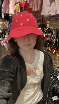 Leah, 19