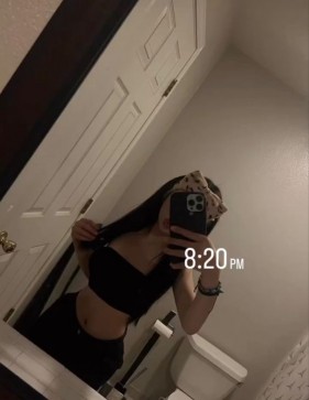 Lia, 18, Belgium