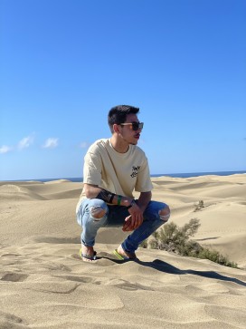 Luca, 25, Italy