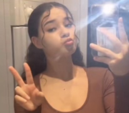 Lolax, 18, United Kingdom