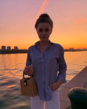 Vivian, 37, United States