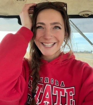 Laura, 27, United Kingdom
