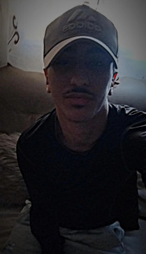 Roy, 18, Algeria