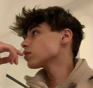 Giovanni, 19, Italy