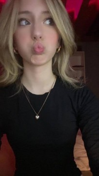 Chiri, 18, United States