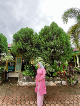 R, 75, Indonesia