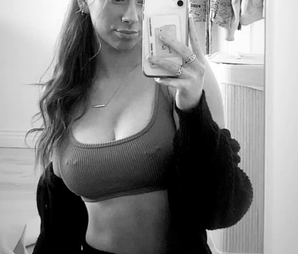 Sophie, 18, Canada