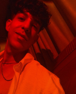 Johnny , 24, China
