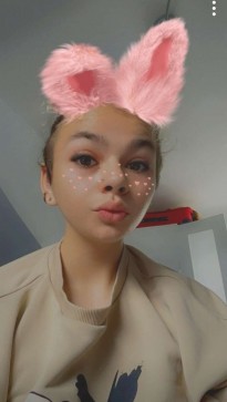 Esli, 18, Germany
