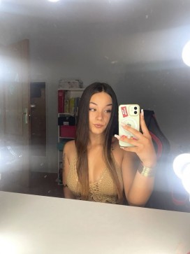 Rachel, 18, United Kingdom