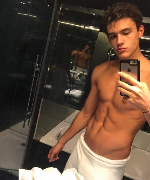 Jerry Jones, 18, United States