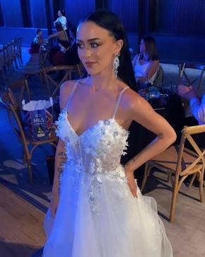 Maya, 21, United Kingdom