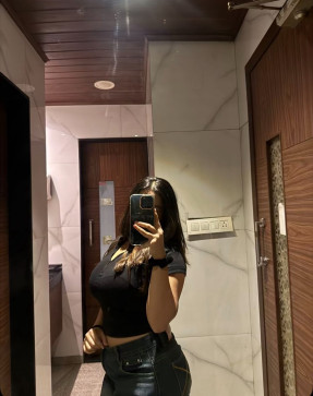 Desi Kinky, 23, India