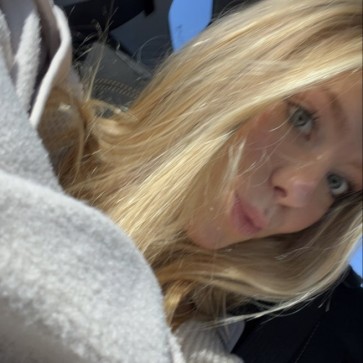 Ava, 18, United States