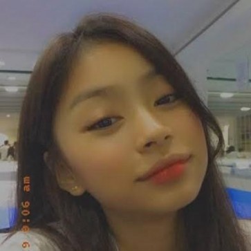 Zeira, 18, Canada