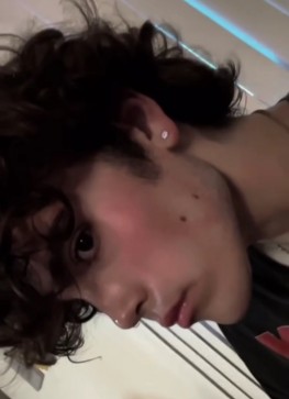 Adrien, 18, France