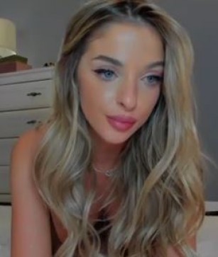 Ashley Evancio, 18, Canada