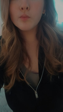 Georgia, 18, Canada