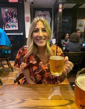 Olivia, 40, Australia