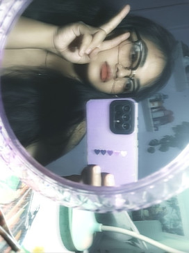 Nia, 22, Philippines