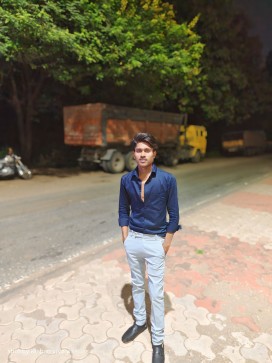 Main_Hoon_Na, 22, India